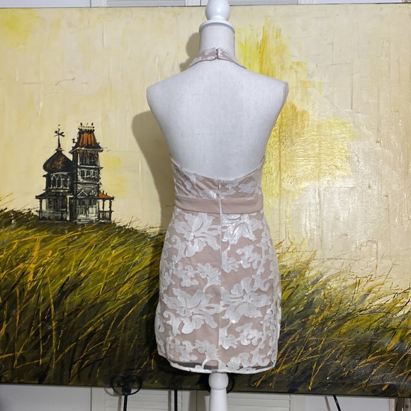 Arc and Company dress back less sequins white and beige mini size small - Picture 3 of 4
